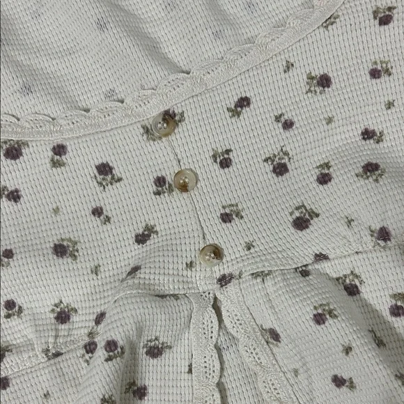 Baby doll Floral Long Sleeve Top - Picture 2 of 8